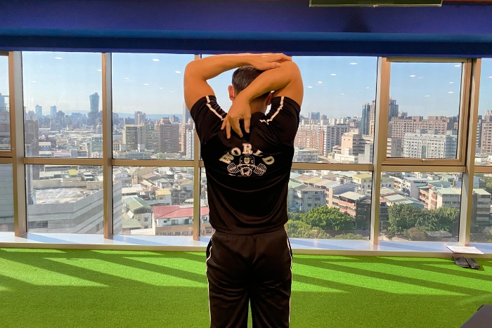 三頭肌放鬆方法