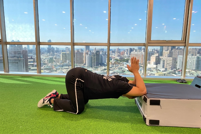 三頭肌放鬆方法