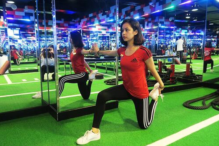 瘦大腿運動-伸展髂腰肌-低位弓箭步