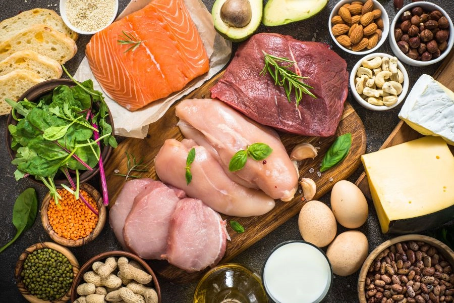 狂吃蛋白質就能快速增肌？少了「這種食物」當然不行！