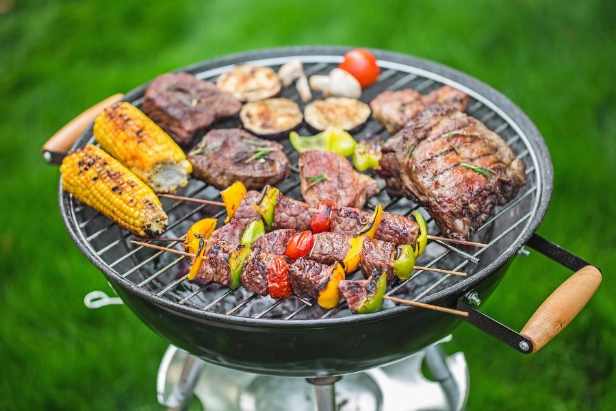 烤肉醬刷一下15大卡… 不想變胖？教你中秋烤肉、月餅健康吃法！