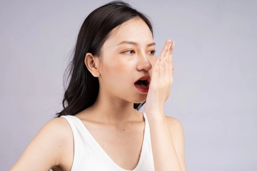 你嘴巴好臭啊... 口臭的問題.3招自我檢測