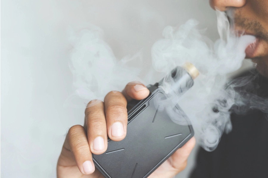 電子煙使用人口3年增3倍！用電子菸戒菸？ 小心更傷肺 Written by Mona
