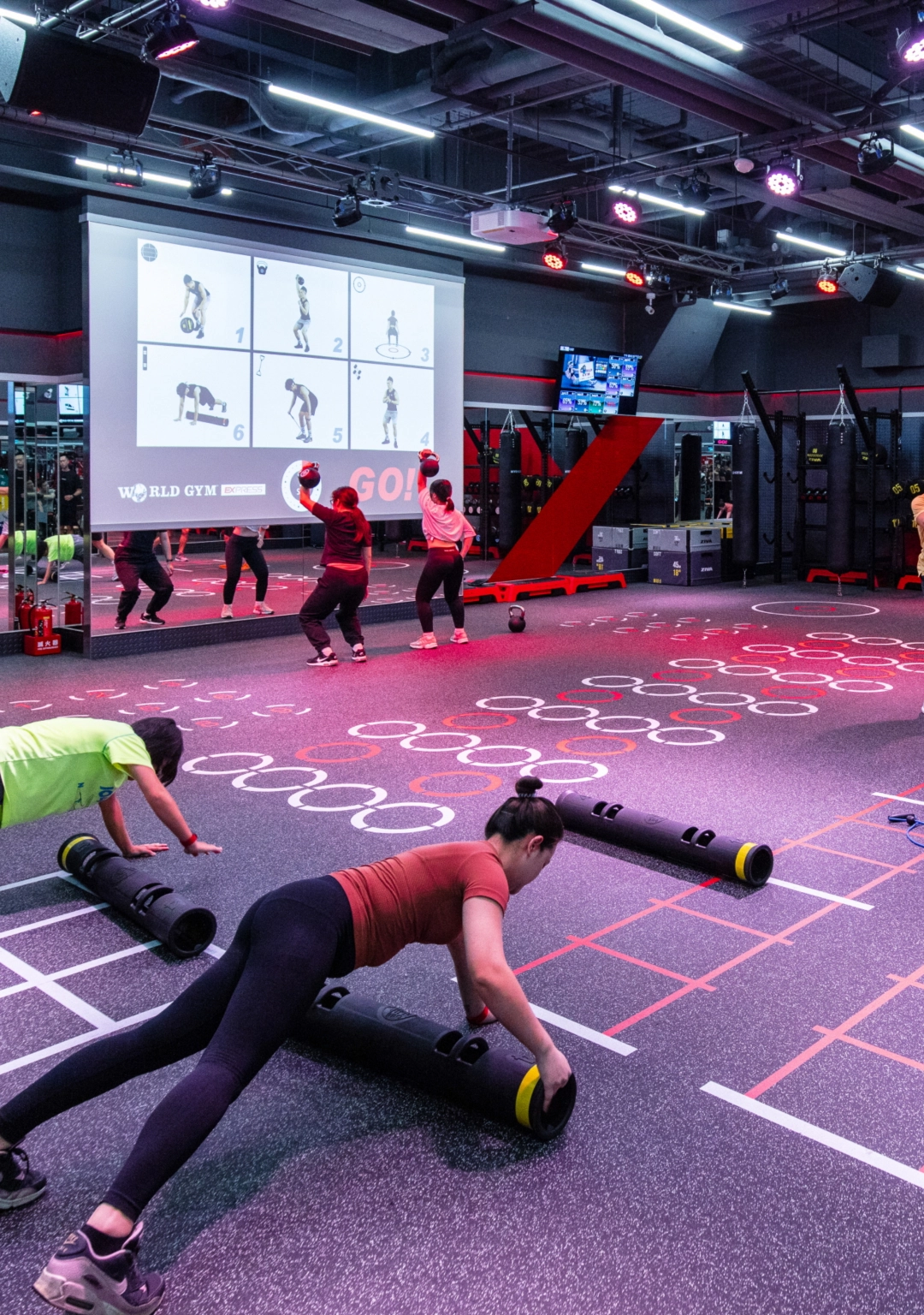 STUDIO X｜Group Fitness｜World Gym Group Fitness Classes